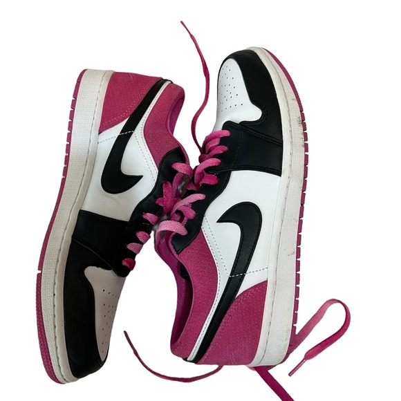 Air Jordan 1 Low Fuchsia - Picture 2 of 3